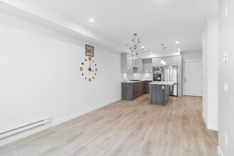 14438 72 Av in Surrey, BC - Building Photo - Building Photo