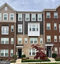 3805 Richmond Run in Glenarden, MD - Building Photo