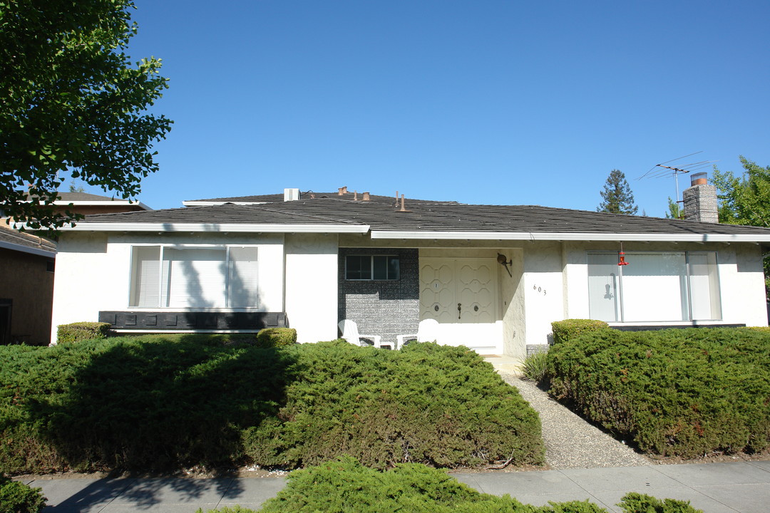 603 Bolton Ct in San Jose, CA - Building Photo