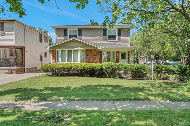 1 Emsworth Ave, Unit Upper Unit