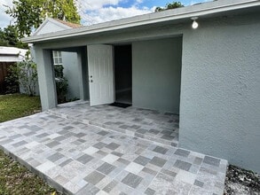 1440 SW 30th St in Fort Lauderdale, FL - Building Photo - Building Photo