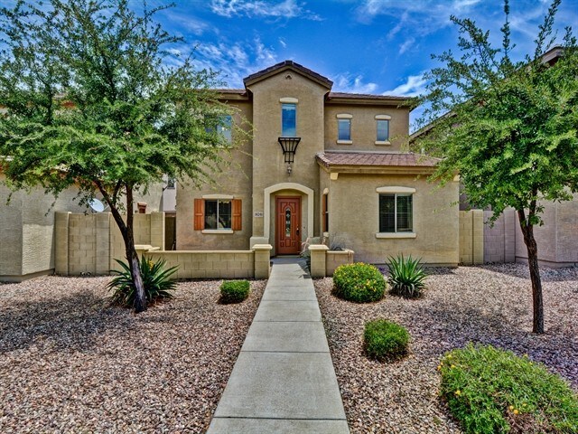 14241 W Port Royale Ln in Surprise, AZ - Building Photo