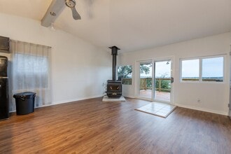 188 Hill Of Contentment in Lakehills, TX - Building Photo - Building Photo