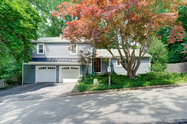property at 7 Carol Ln