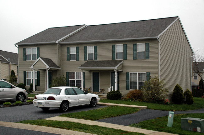 Aster Place Apartments in Lititz, PA - Building Photo - Building Photo