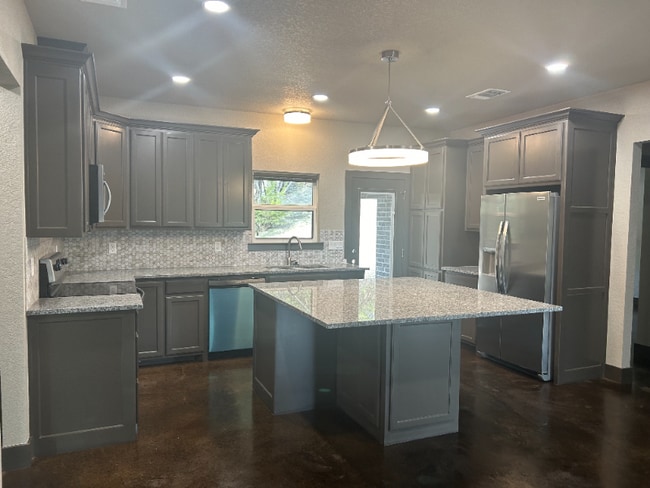 1180 W Main St