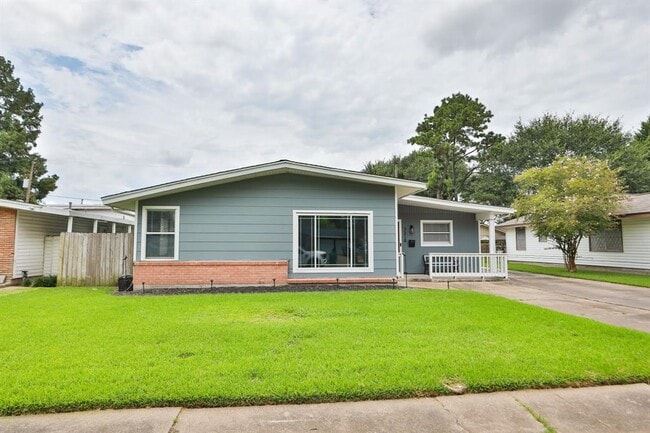 3218 Cedarcrest Dr in Pasadena, TX - Building Photo - Building Photo