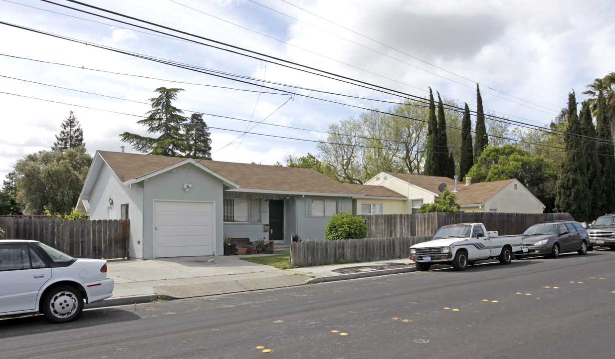 673 Oak Ave in Redwood City, CA - Building Photo