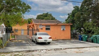 2378 NW 60th St in Miami, FL - Building Photo