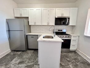 2010 Woodlawn Ave in Wilmington, DE - Building Photo - Building Photo
