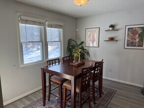 124 Tennis Plaza Rd in Dracut, MA - Building Photo - Building Photo