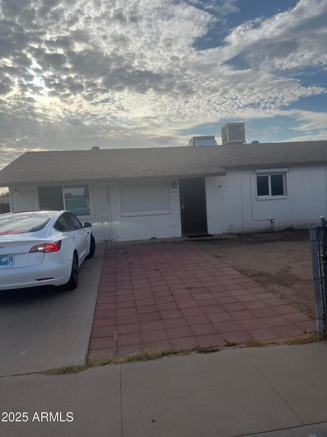 property at 3605 S Cutler Dr