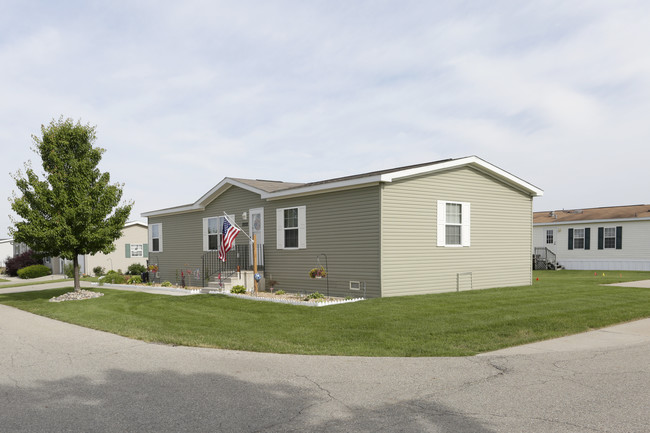 Country Meadows Village in Caledonia, MI - Foto de edificio - Building Photo