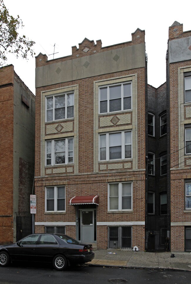 117 Baldwin Ave in Jersey City, NJ - Building Photo - Building Photo