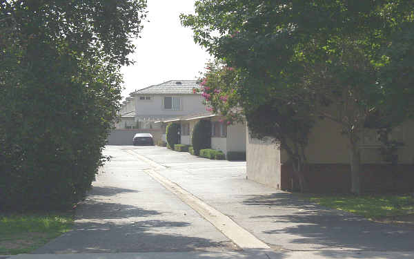 5345 Santa Anita Ave in Temple City, CA - Foto de edificio - Building Photo