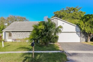 4790 NW 85th Ave in Lauderhill, FL - Building Photo