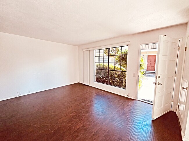 9624 Caminito Del Feliz in San Diego, CA - Building Photo - Building Photo