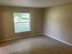 21 Locust Dr in Ocala, FL - Building Photo - Building Photo