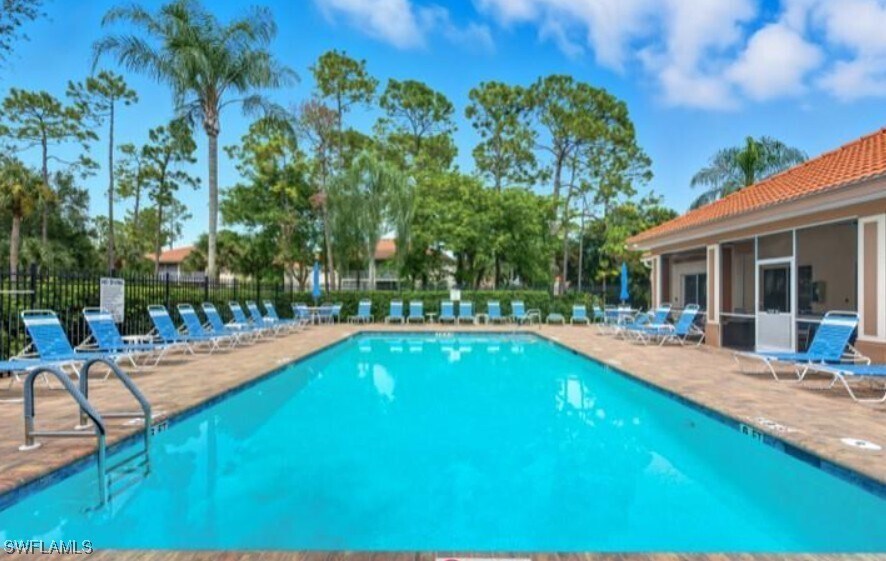 280 Robin Hood Cir in Naples, FL - Building Photo