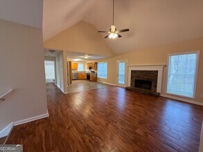 175 River N Ct in Covington, GA - Foto de edificio - Building Photo