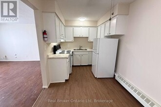 301 West Street N in Orillia, ON - Building Photo - Building Photo