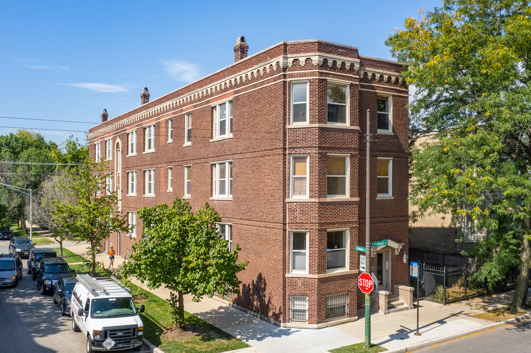 2300 N Kimball Ave in Chicago, IL - Building Photo