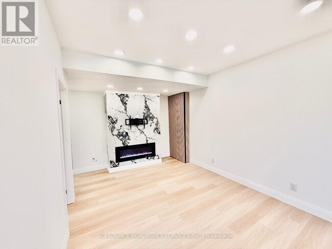 3186 Hines Dr in Oakville, ON - Building Photo - Building Photo