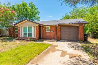 6205 Dodson Terrace in Fort Worth, TX - Building Photo - Building Photo