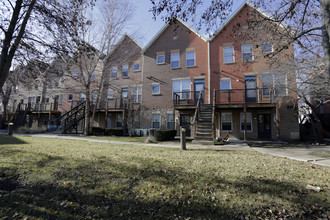 Roseland Ridge Apartments in Chicago, IL - Building Photo - Building Photo