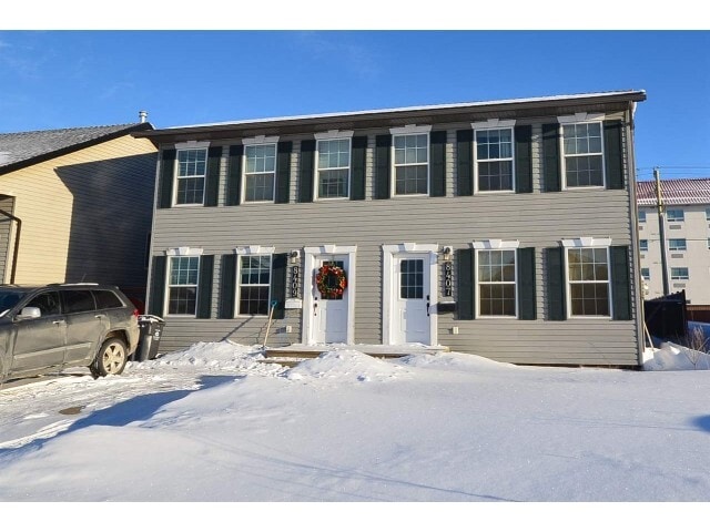 8407-8487 87 St in Fort St John, BC - Building Photo