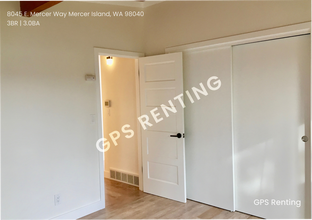 8045 E Mercer Way in Mercer Island, WA - Building Photo - Building Photo