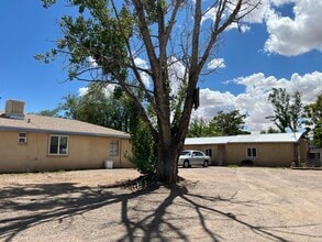 713 Cannon Rd SW, Unit B in Albuquerque, NM - Building Photo - Building Photo