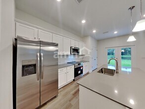 27143 St Andrews Ave in Wesley Chapel, FL - Building Photo - Building Photo