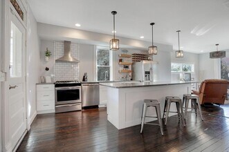 799 S Lazelle St in Columbus, OH - Building Photo - Building Photo