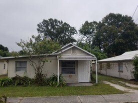424 Camellia Dr in Winter Haven, FL - Building Photo