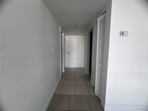 496 NW 165th St in Miami, FL - Building Photo - Building Photo