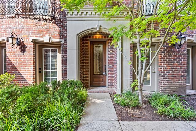 3200 Ross Ave in Dallas, TX - Building Photo - Building Photo