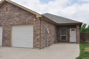 7600-7602 Novella Dr in Fort Worth, TX - Building Photo