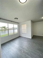 12400 Vista Isles Dr, Unit 1412 in Plantation, FL - Building Photo - Building Photo
