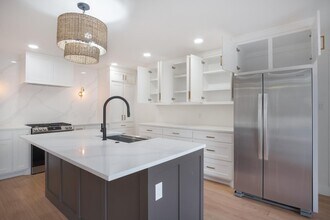 3271 Whitehall Dr in Dallas, TX - Building Photo - Building Photo