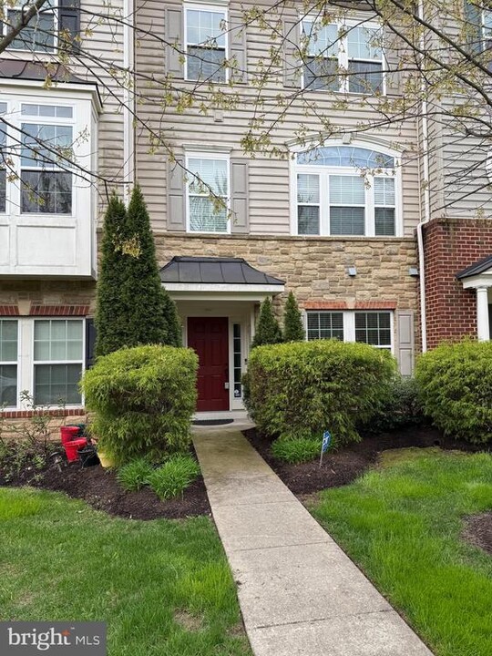 10559 Old Ellicott Cir in Ellicott City, MD - Foto de edificio