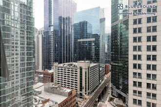 210 N Wells St in Chicago, IL - Building Photo - Building Photo