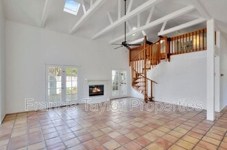 1512 S Stage Coach Ln in Fallbrook, CA - Building Photo - Building Photo