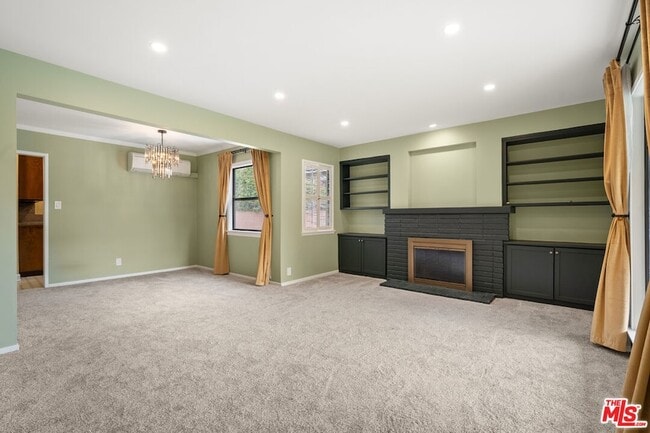 7315 W 82nd St in Los Angeles, CA - Building Photo - Building Photo