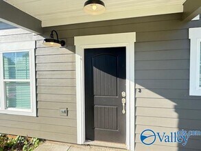 121 Foster Wy Dr in Huntsville, AL - Building Photo - Building Photo