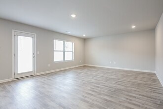 943 Equine Dr in Roebuck, SC - Building Photo - Building Photo