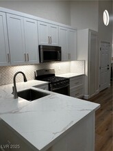 1705 Eagle Peak Way in Las Vegas, NV - Building Photo - Building Photo