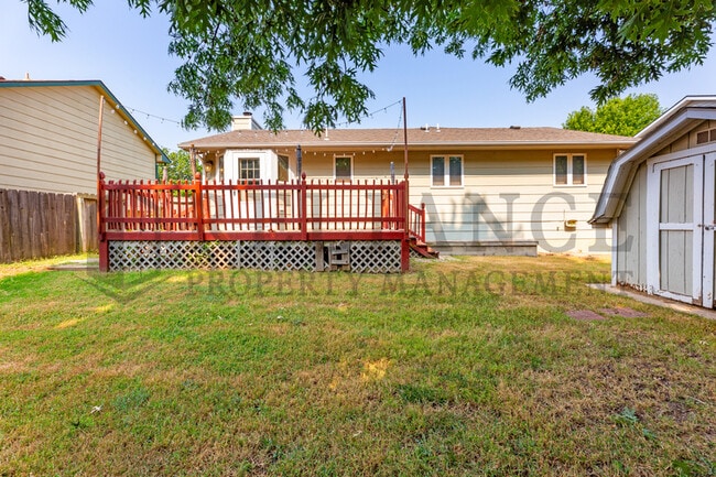 2126 N Pine Grove St in Wichita, KS - Building Photo - Building Photo