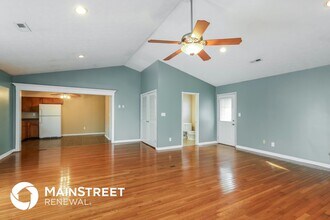 7718 Dominique Dr in Louisville, KY - Building Photo - Building Photo