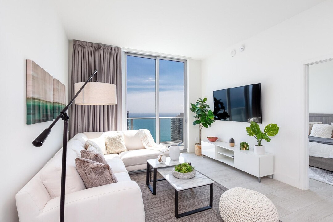 4010 S Ocean Dr in Hollywood, FL - Building Photo